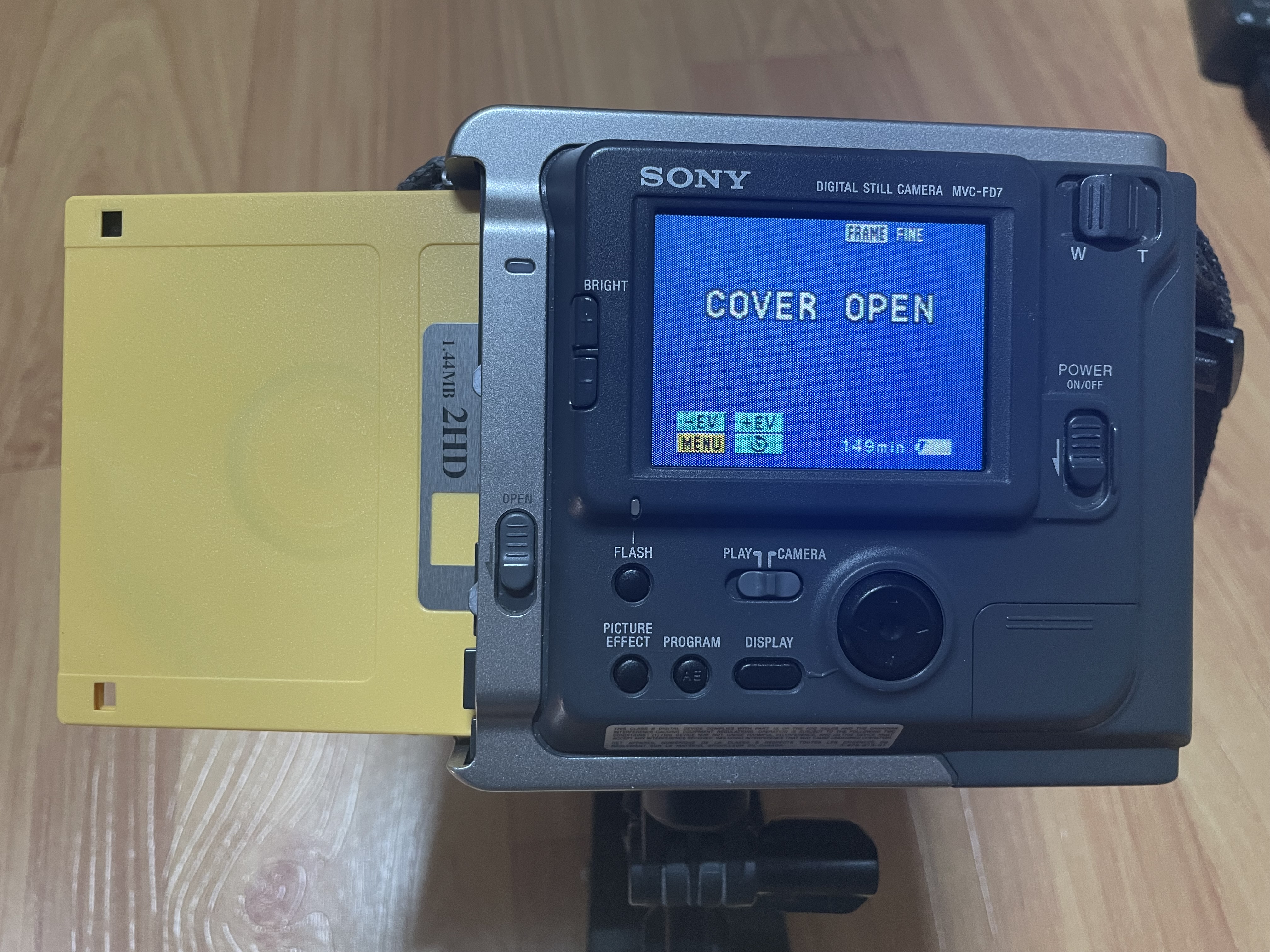 Sony digital still camera MVC-FD7